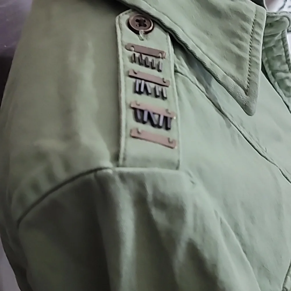 New York & Company Top - Picture 4 of 8